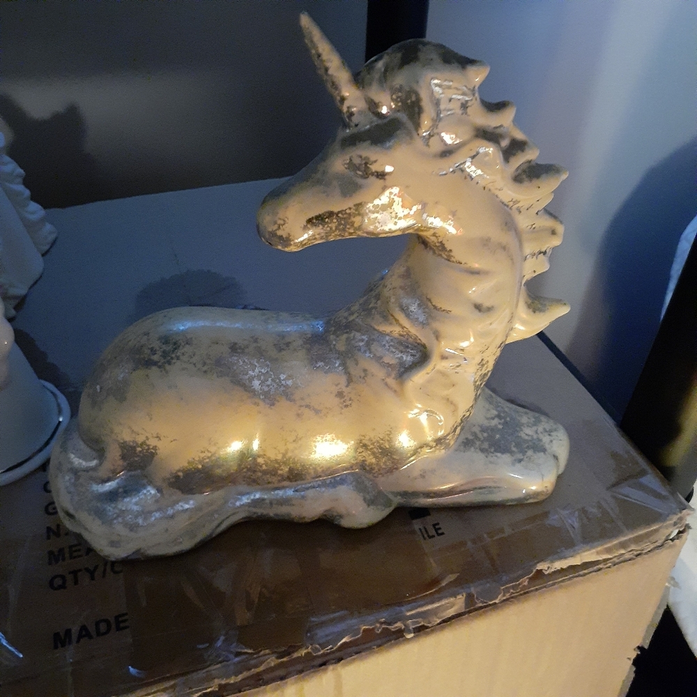 🦄 Unicorn RARE Large Pearl Metallic Detroit late-80's or 90's 💲get $15 Off 💲